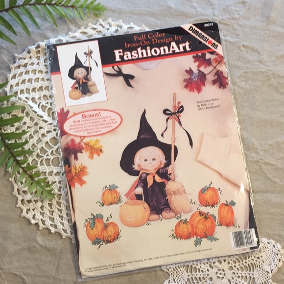 Cute Witch Halloween Trick Or Treat Iron On Vintage Appliqué - Picture 1 of 13